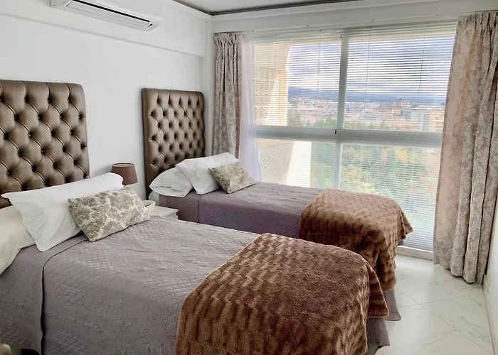 Skol 927a - Beachfront Luxury Penthouse