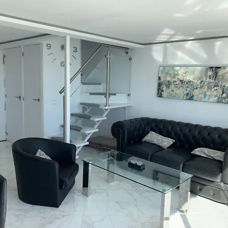 Skol 927a - Beachfront Luxury Penthouse Daire *