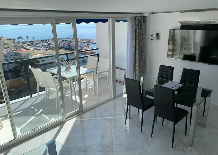 Skol 927a - Beachfront Luxury Penthouse *